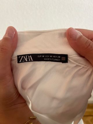 Blusa de satén blanca