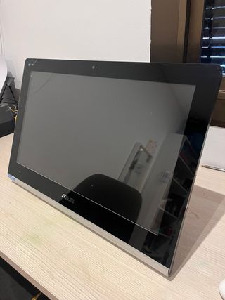 Pantalla Ordenador ASUS ET22201+ cargador 