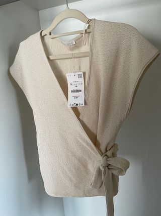 Blusa Zara cruzada beige Talla M