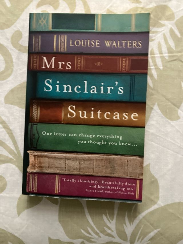 Mrs Sinclairs Suitcase EXPORT