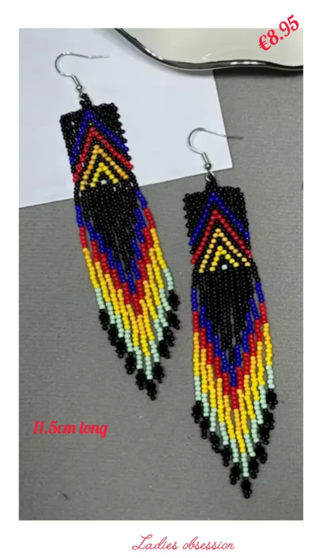 Pendientes largos de cuentas