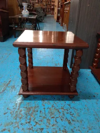 2 tavoli bassi in legno