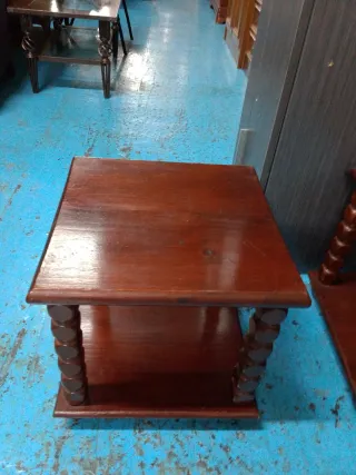 2 tavoli bassi in legno