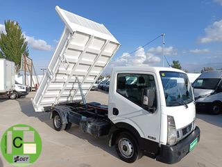 Nissan NT400 Cabstar VOLQUETE BASCULANTE 130 CV