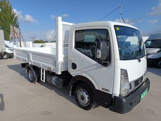 Nissan NT400 Cabstar VOLQUETE BASCULANTE 130 CV