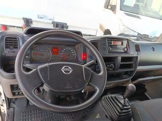 Nissan NT400 Cabstar VOLQUETE BASCULANTE 130 CV