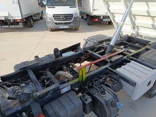 Nissan NT400 Cabstar VOLQUETE BASCULANTE 130 CV