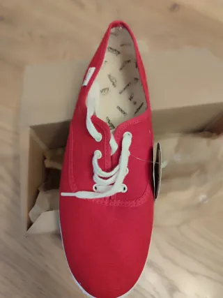 Zapatillas Victoria Lona Rojas Talla 40