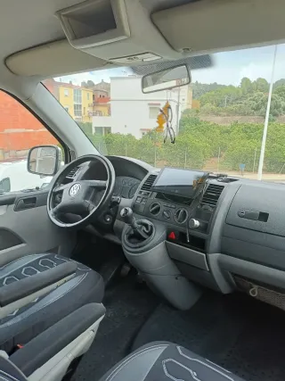 Volkswagen Transporter T5 2004