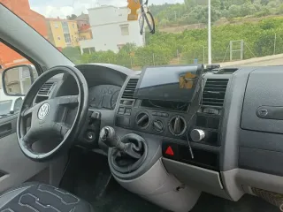 Volkswagen Transporter T5 2004