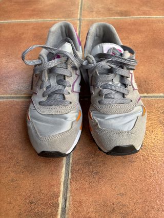 Zapatillas New Balance Gris Naranja modelo 446