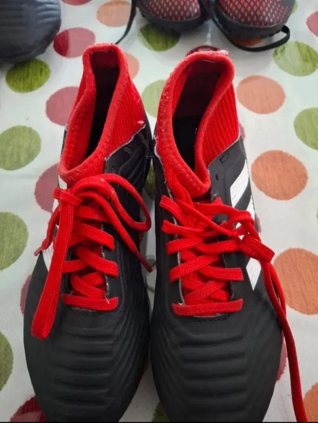 Conjunto de zapatos de fútbol
Tallas 34-35
