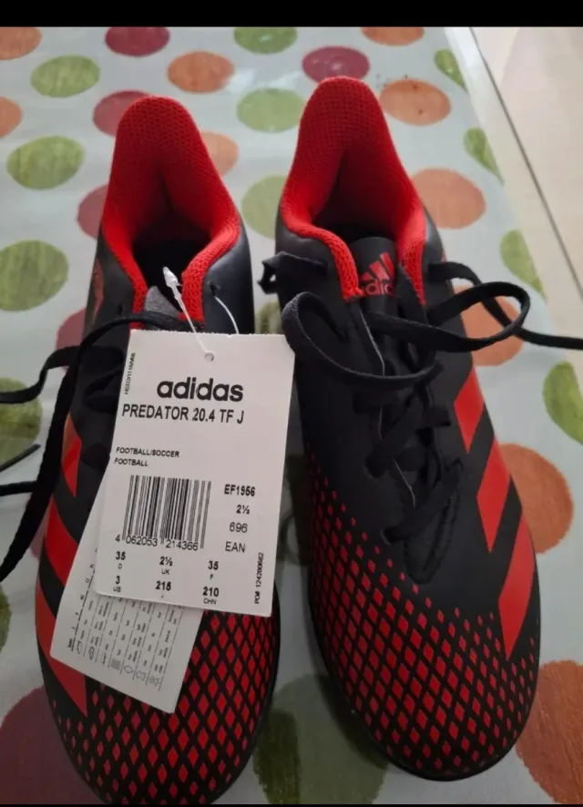 Conjunto de zapatos de fútbol
Tallas 34-35