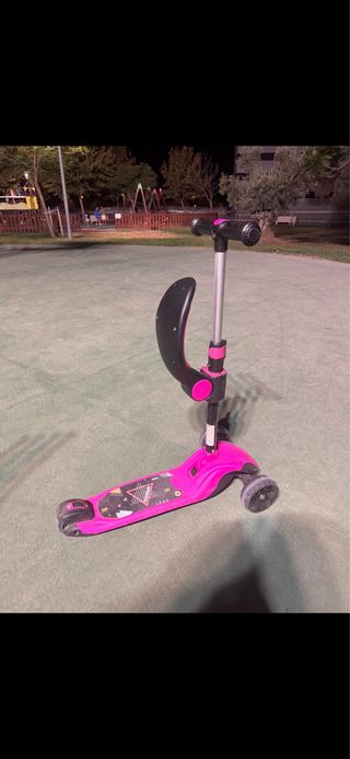 Patinete nuevo con asiento