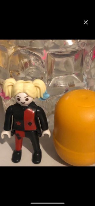 Figura Harley Quinn DC Kinder Sorpresa CAMBIO