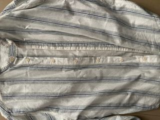 Camisa de rayas azul y blanco