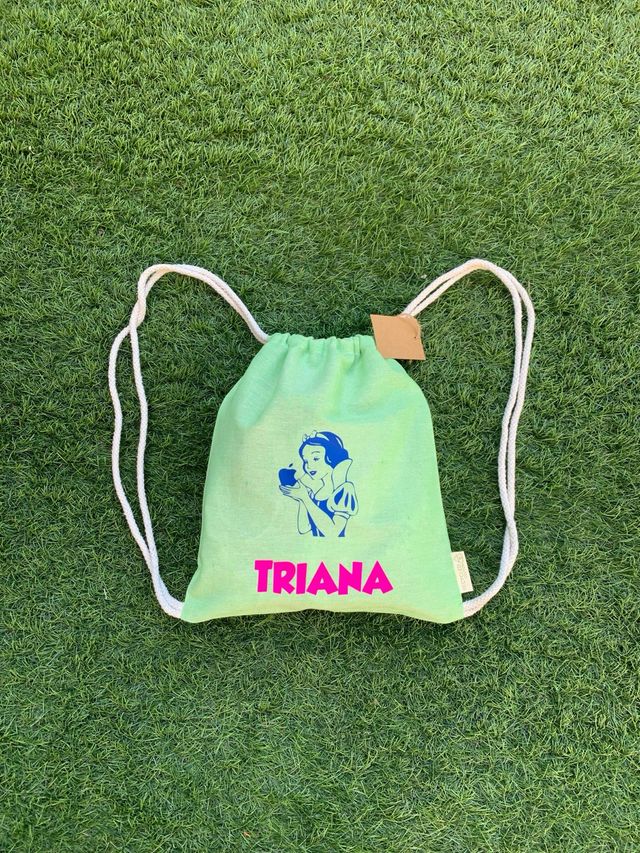 Mochila infantil verde. Blancanieves y nombre
