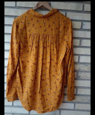 Camisa mostaza floral