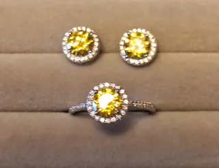 Conjunto pendientes y anillo de moissanitas