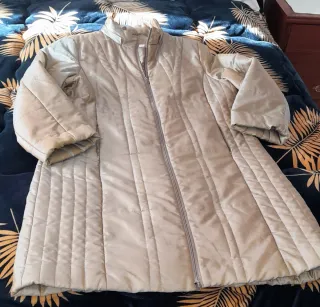 Parka  larga beige acolchada