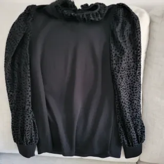 Camiseta fiesta mangas de gasa doble con puño .T36