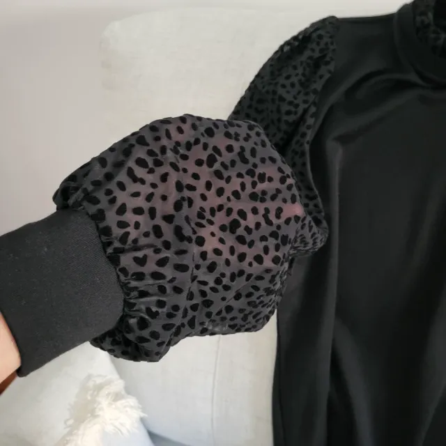 Camiseta fiesta mangas de gasa doble con puño .T36