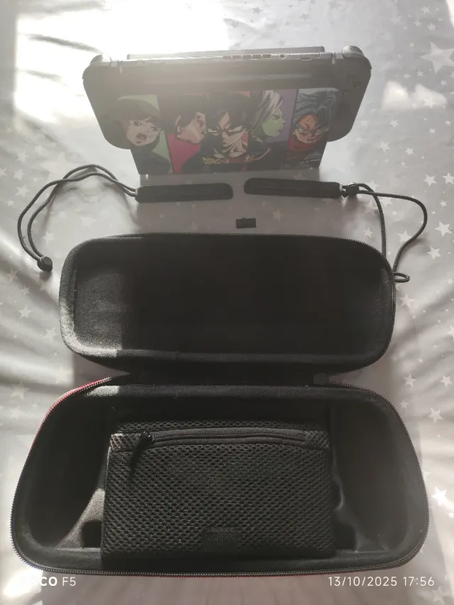 Nintendo Switch V1 con funda y 12 juegos