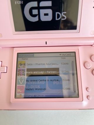 Nintendo DS Rosa +17 juegos en Tarjeta G6 Ds + 