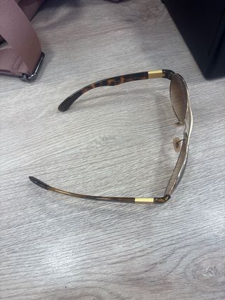 Gafas de sol aviador doradas y marrones