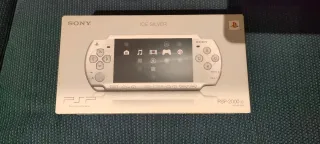 PSP 2000 Ice Silver Edición Japonesa 32GB