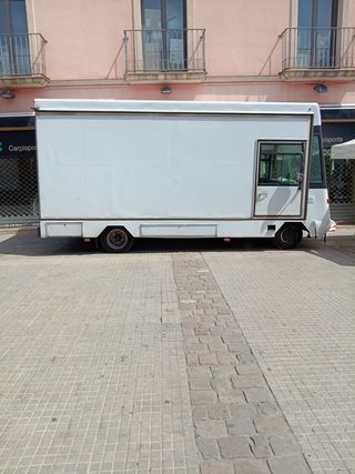 Camión Tienda Mercedes 413 CDI – Venta Ambulante 