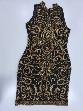 Vestido de fiesta negro y dorado