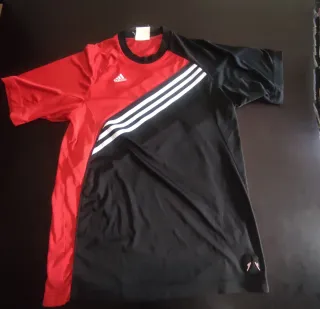 Camiseta Adidas Roja y Negra