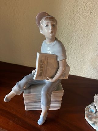 Statue in porcellana fiori per bambino e donna