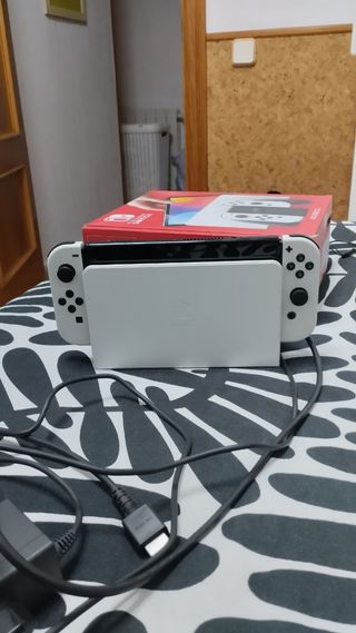 *NUOVO* Nintendo Switch OLED bianco