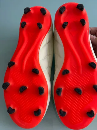 Botas de fútbol Adidas Blancas