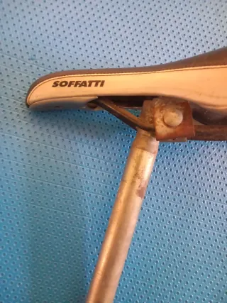 Sillín y tija SOFFATTI y zapatos ciclismo Spiuk