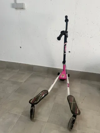 Patín de 3 ruedas rosa