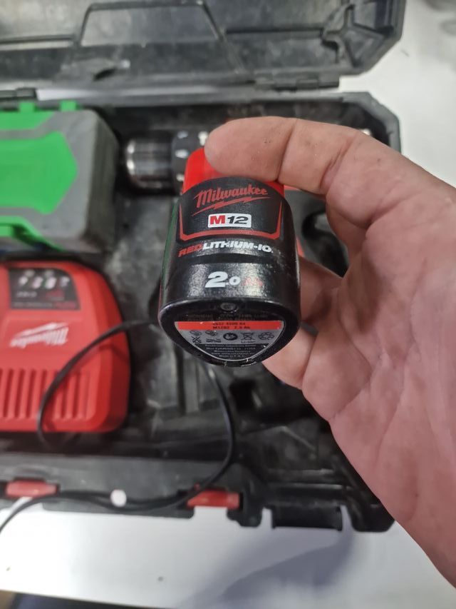 Taladro Milwaukee M12 BPD