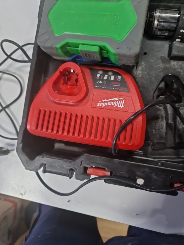 Taladro Milwaukee M12 BPD