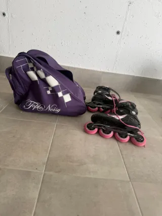 Patines en línea negros y rosas