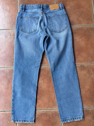 Pantalón vaquero mujer desgastado