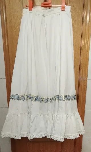 Falda blanca de baile