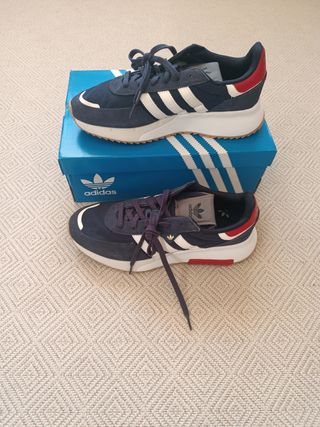 Zapatillas Adidas Talla 45.5 Azul
Nueva etiqueta 