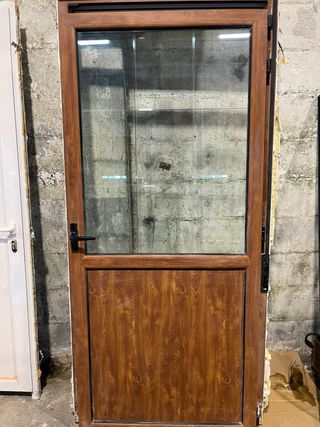 Puerta y ventana aluminio con persiana