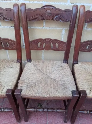 3 Sillas de Madera con asiento de Enea