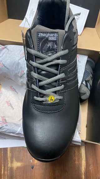 Zapatos de seguridad Jhayber negros y grises