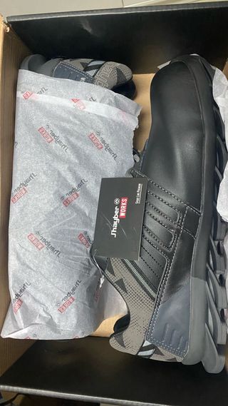 Zapatos de seguridad Jhayber negros y grises