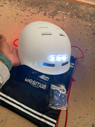Casco protector patin/bicicleta con luz LED