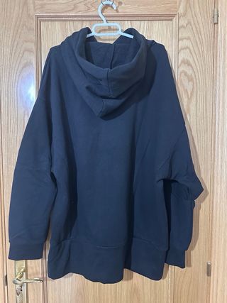 Sudadera Zara Negra con Cordones Dorados
